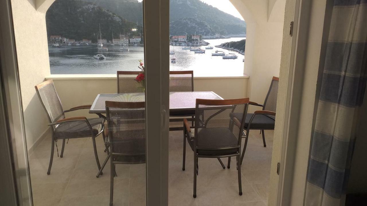 Lastovo Apartment Zaklopatica מראה חיצוני תמונה