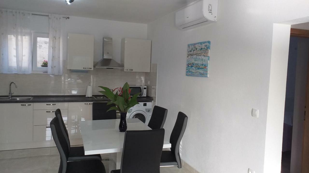 Lastovo Apartment Zaklopatica מראה חיצוני תמונה