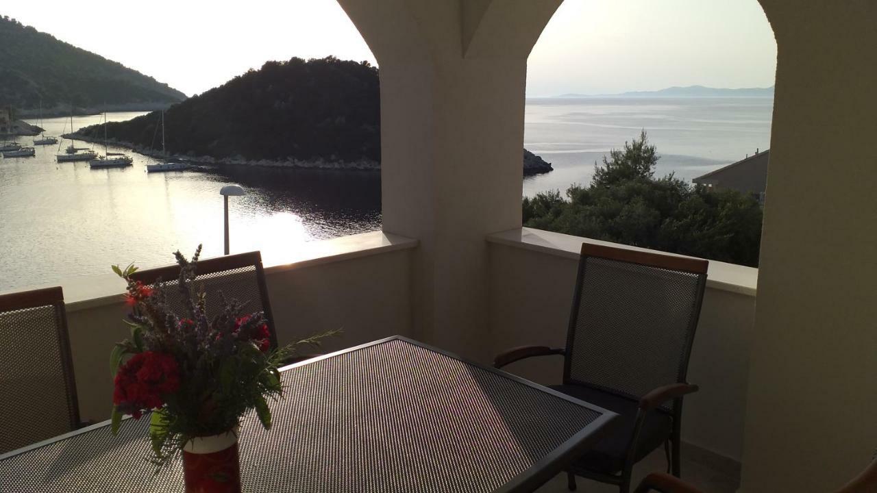 Lastovo Apartment Zaklopatica מראה חיצוני תמונה